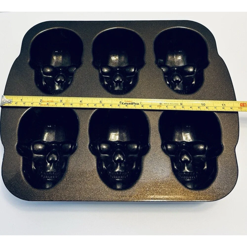 Nordic Ware 6 Mini Skull Cakelit Cast Aluminum Halloween Mold 5 Cups 1.18 Liter